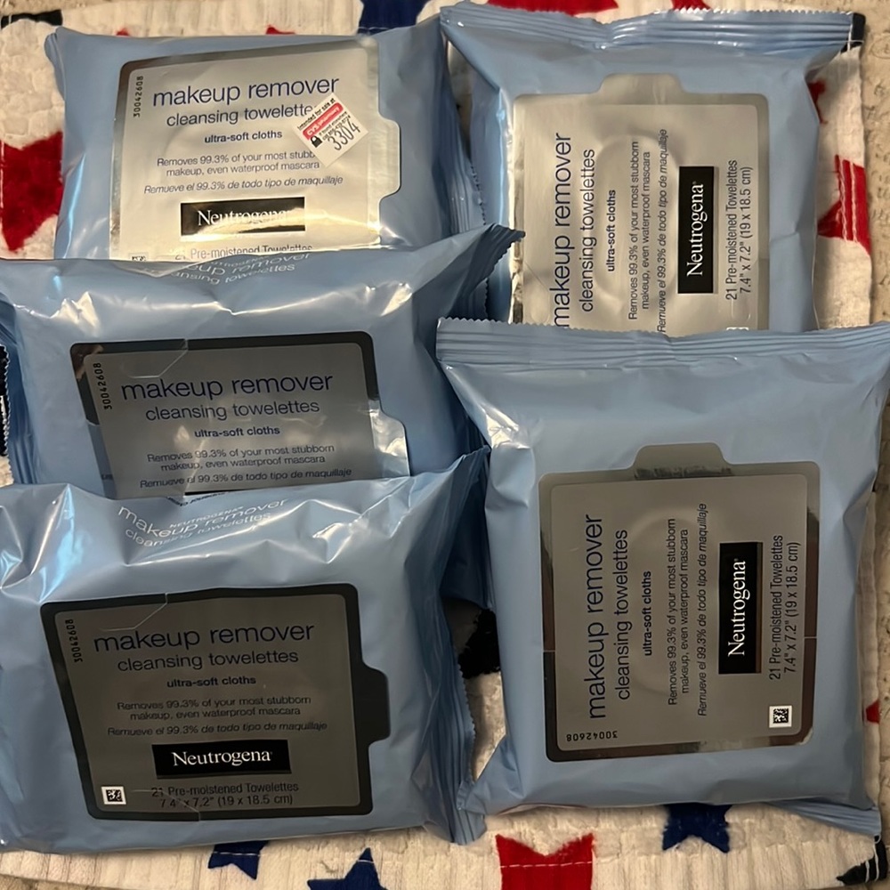 5 packages 21ct each Neutrogena Makeup Remover cleansing Wipes